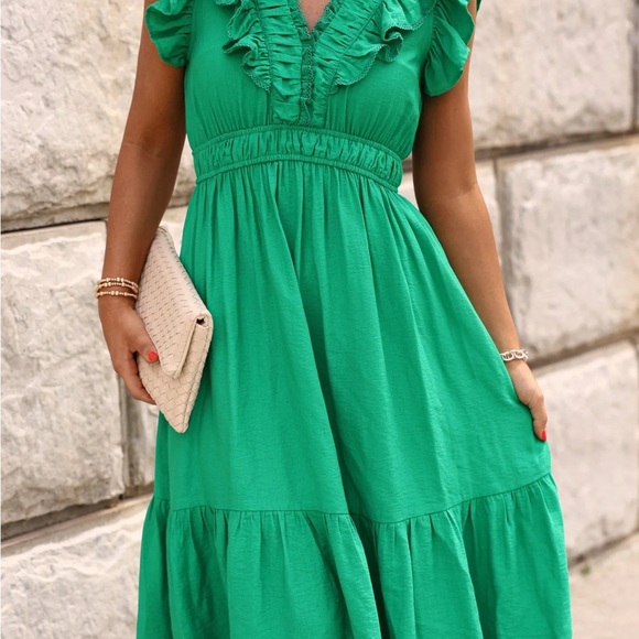 Kelly Green Tiered Ruffle Midi Dress - Picture 2 of 7